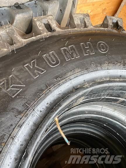 Kumho 10.00-20 Tires, wheels and rims