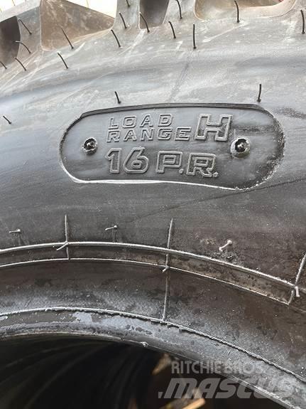Kumho 10.00-20 Tires, wheels and rims