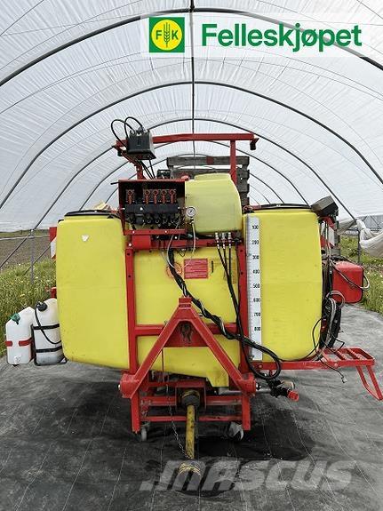 Kverneland 02 800 Self-propelled sprayers