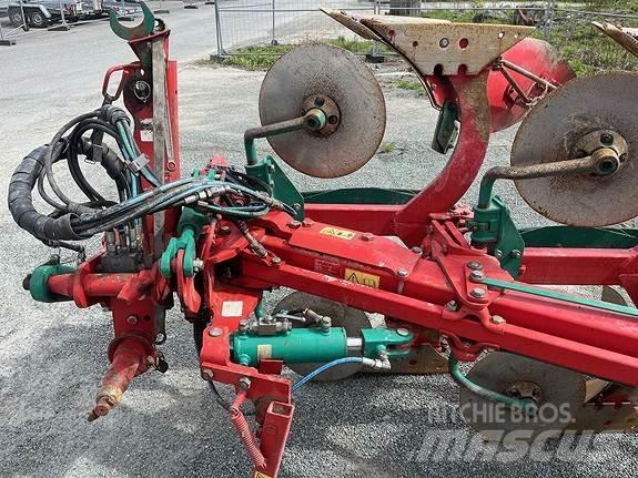 Kverneland ES80 Plows