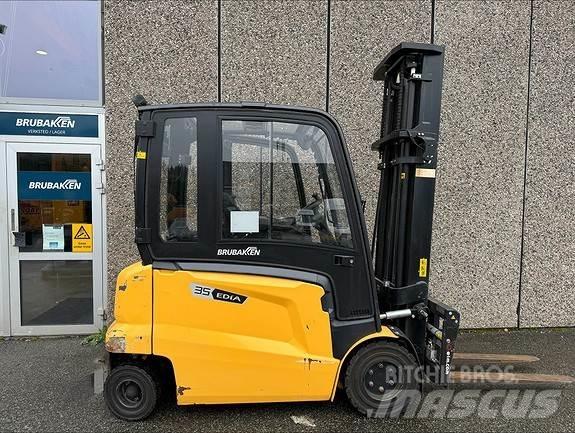 Mitsubishi FB35N Diesel Forklifts