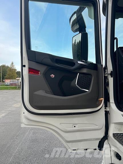 Scania R660 Box trucks
