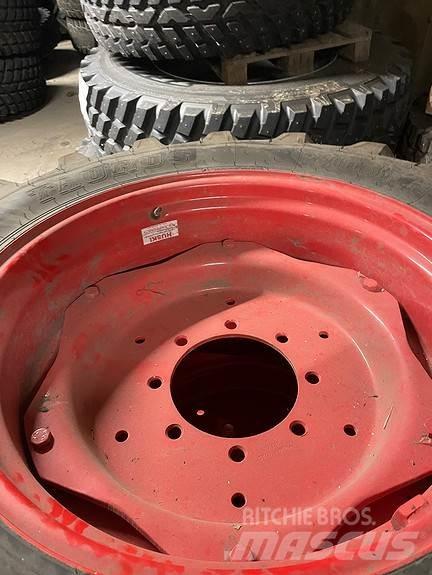 Taurus Point8 Tires, wheels and rims