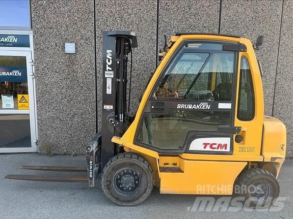 TCM FD25 Diesel Forklifts