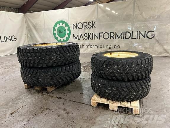 TRI 2 Vinterdekk Tractors
