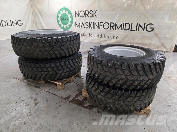  TRI 2 Vinterdekk Tractors