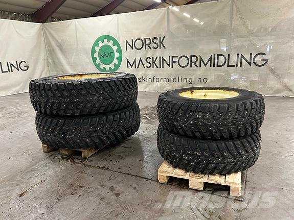  TRI 2 Vinterdekk Tractors