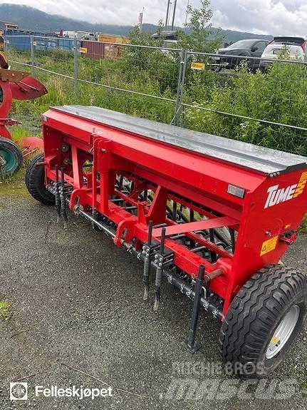 Tume CK3000 Mineral spreaders
