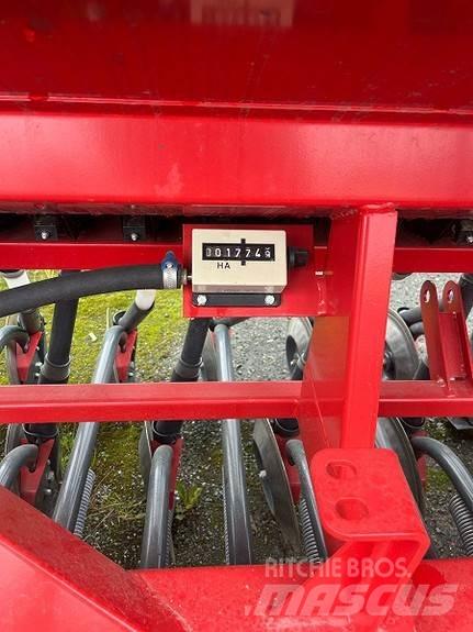 Tume CK3000 Mineral spreaders