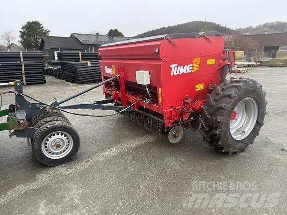 Tume HKL 2500 Manure spreaders