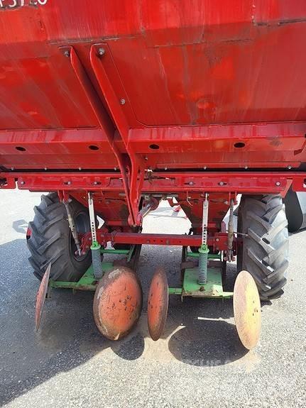 Underhaug UP 3720 Potato Harvesters And Diggers