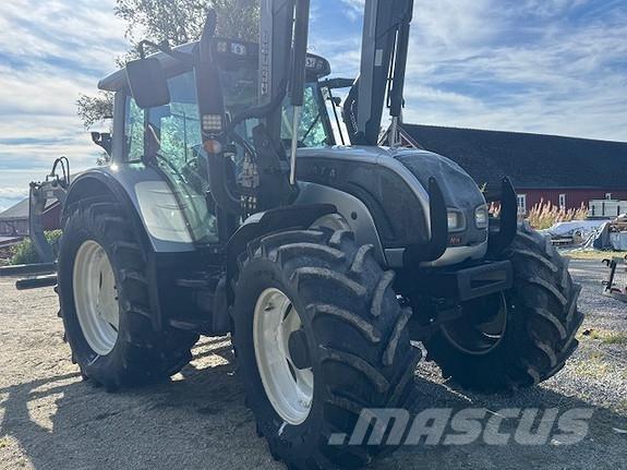 Valtra 142 Direct Tractors