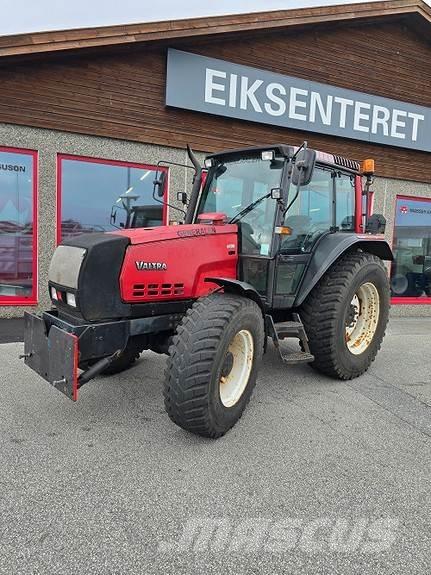 Valtra 6400 Tractors