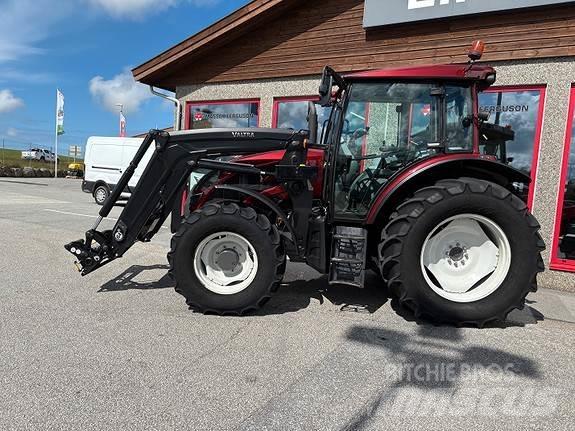 Valtra A114 Tractors