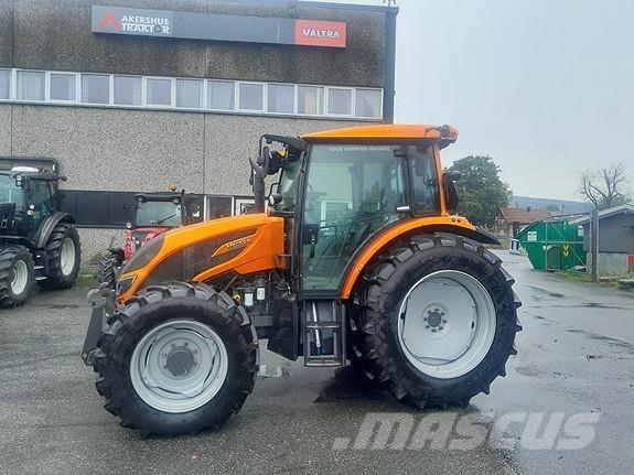 Valtra A114 Tractors