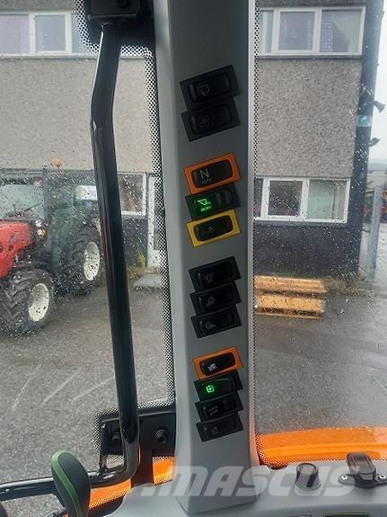Valtra A114 Tractors