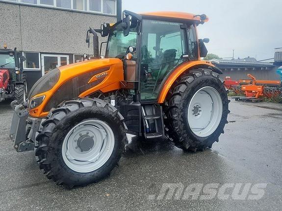 Valtra A114 Tractors
