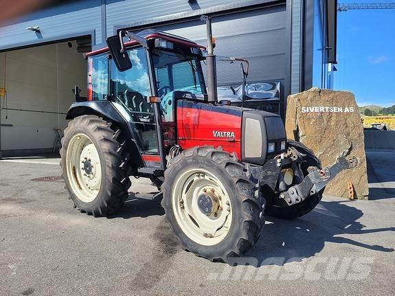 Valtra A75 - 4 Tractors