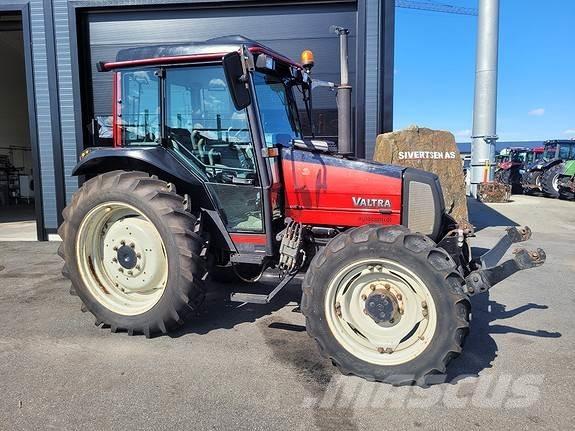 Valtra A75 - 4 Tractors