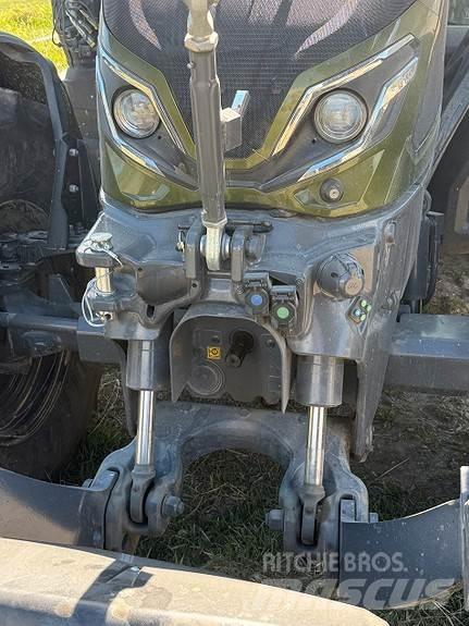 Valtra G 135 V Tractors