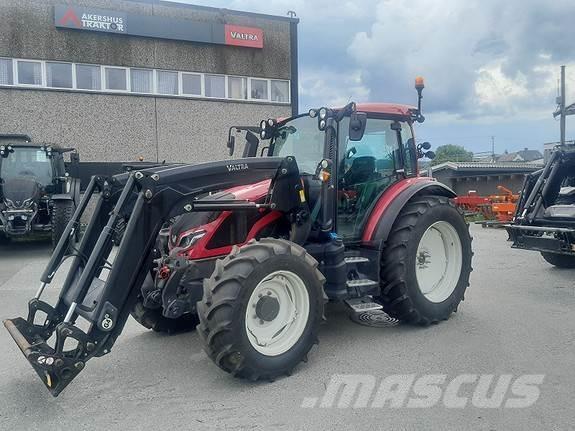 Valtra G135 Active Tractors