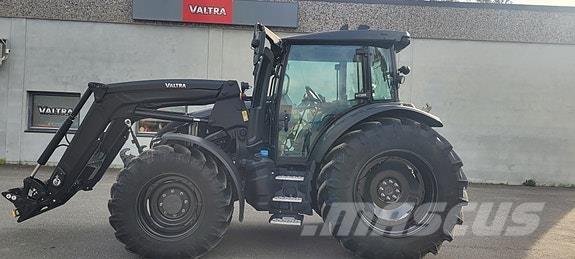 Valtra G135 Versu Tractors