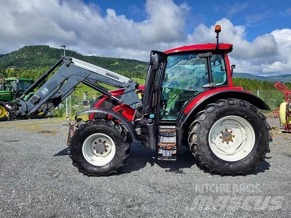 Valtra N 104 H5 Tractors