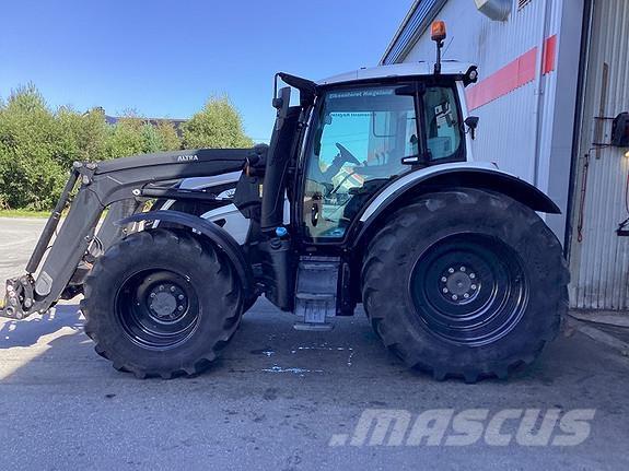 Valtra N 114E Tractors