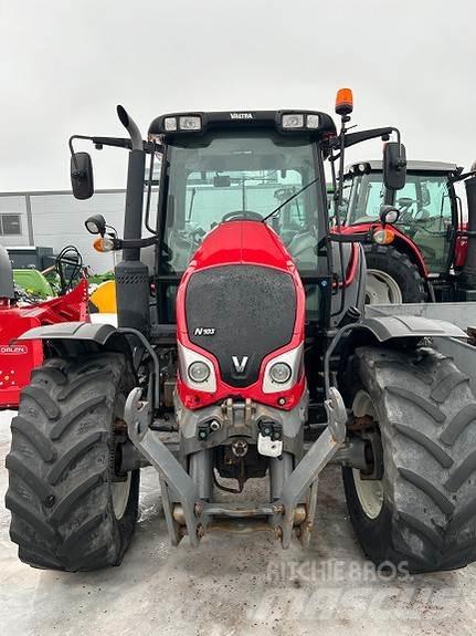 Valtra N103 Tractors