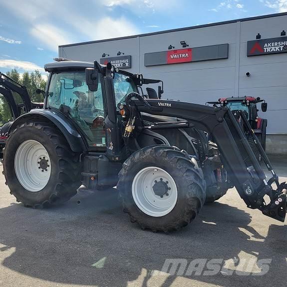 Valtra N104H5 Tractors