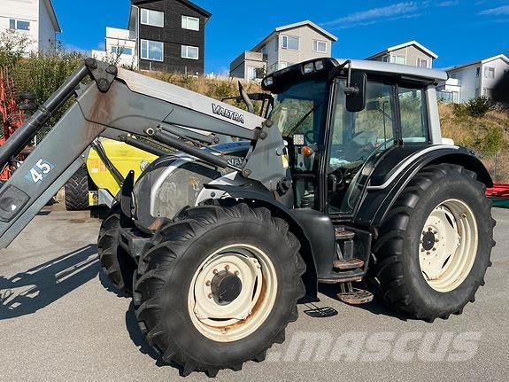 Valtra N111 Tractors