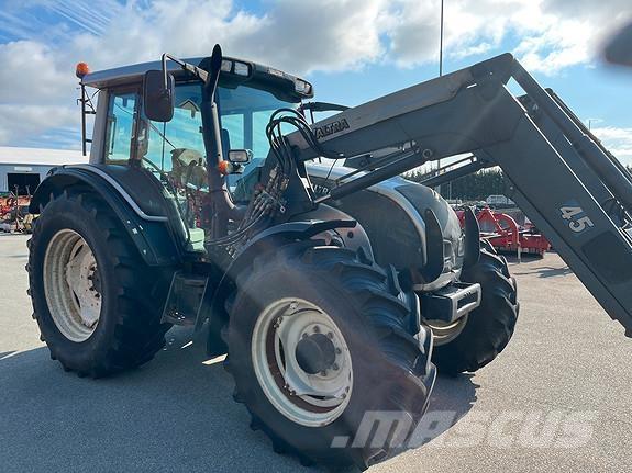Valtra N111 Tractors