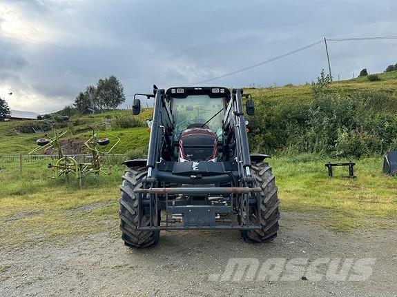 Valtra N113H3 Tractors