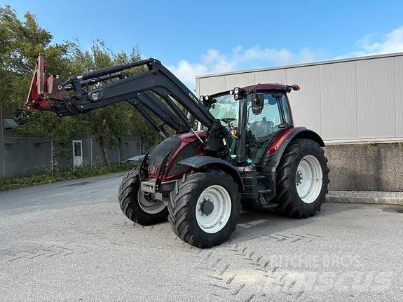 Valtra N114 Tractors