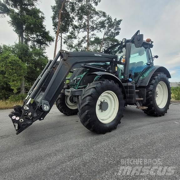 Valtra N114 Tractors