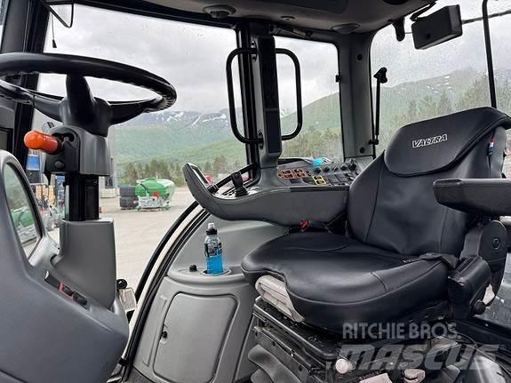 Valtra N122 Tractors