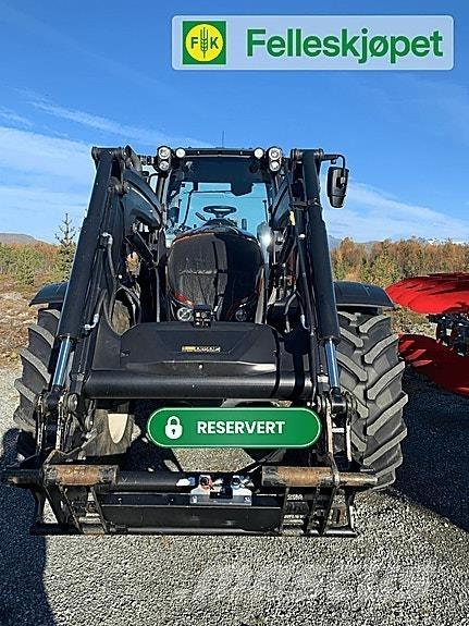 Valtra N124 Tractors