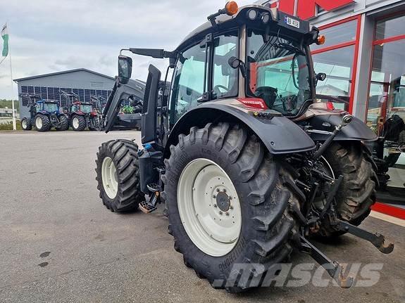 Valtra N155 Tractors