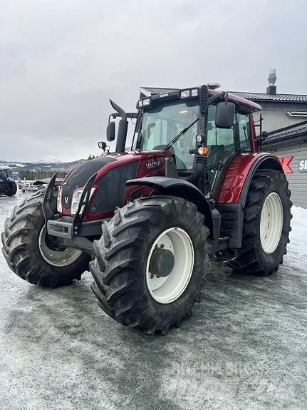 Valtra N163 Tractors