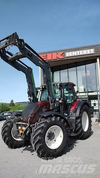 Valtra N174 Versu Tractors