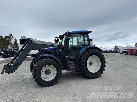 Valtra N174D Tractors