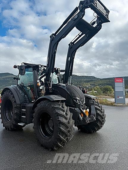 Valtra N175 Tractors