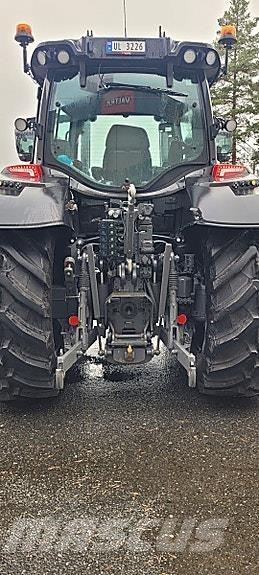 Valtra N175 Tractors