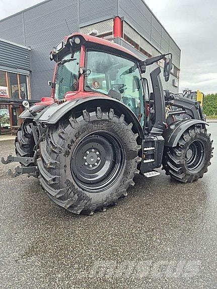 Valtra N175 Tractors