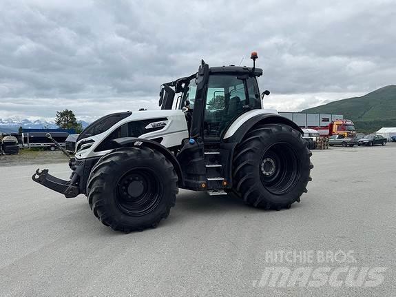 Valtra Q305 Tractors