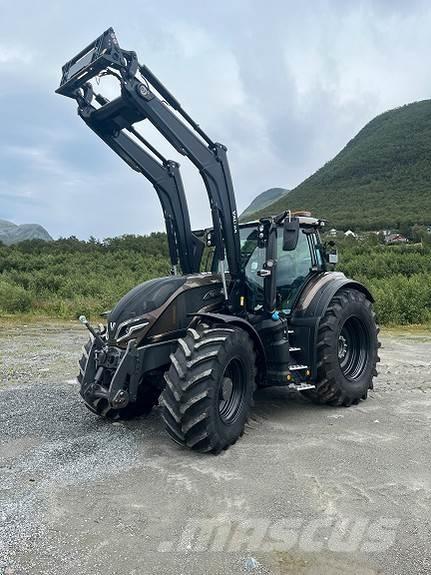 Valtra Q305 Tractors