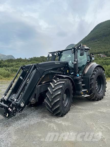 Valtra Q305 Tractors