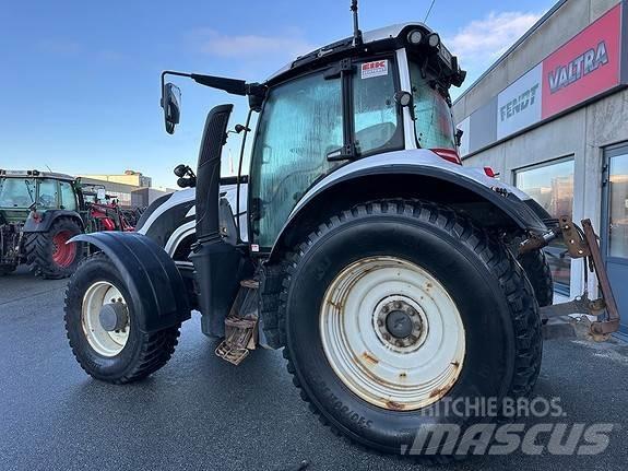 Valtra T174 Versu Tractors