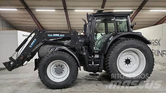 Valtra T182 Tractors