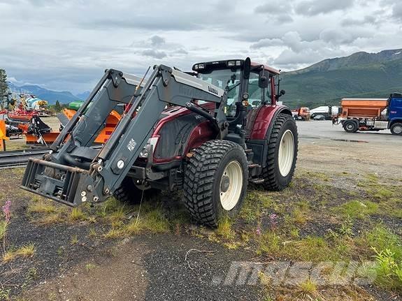Valtra T203 Tractors